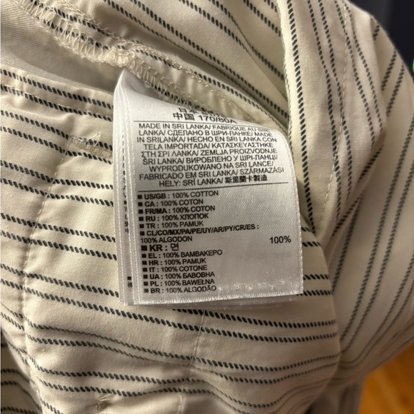 Men’s Gap Straight Fit Khakis - Picture 2 of 3